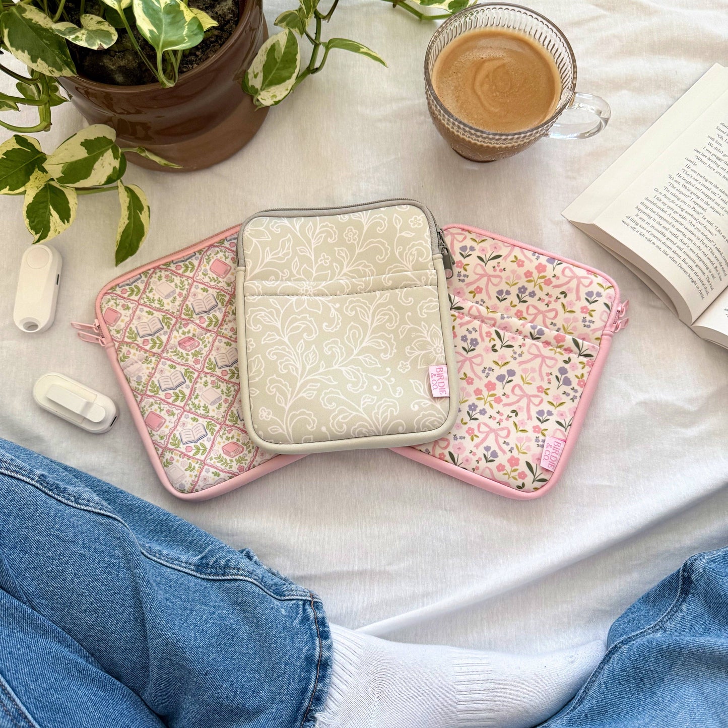 Dainty Sage Floral Kindle Sleeve, E-reader Zippered Sleeve
