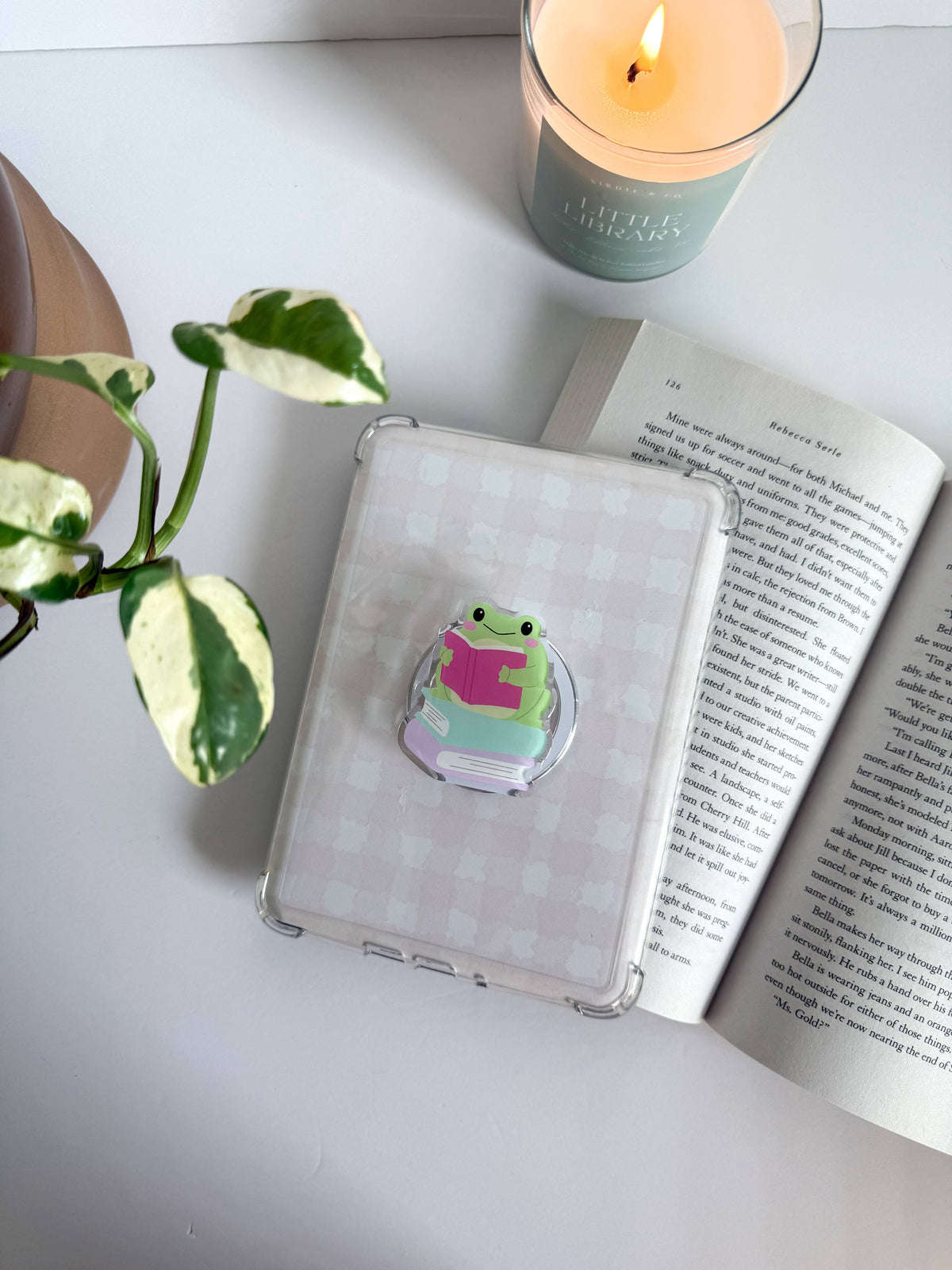 Reading Frog Kindle Grip,Mag-safe Bookish E-Reader Accessory